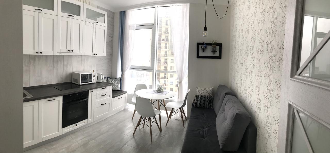 Bright Apartment In Arkadia Одеса Екстериор снимка